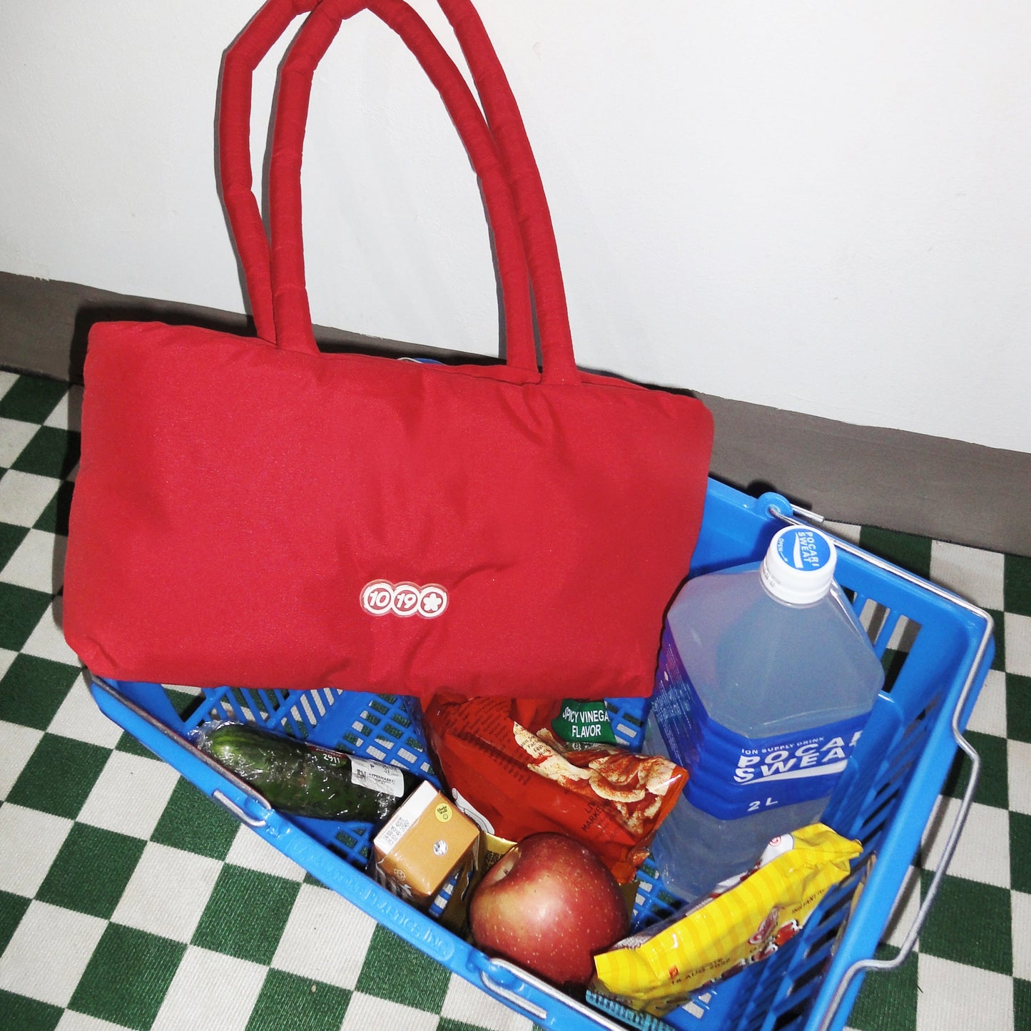 'Apple' Shoulder Bag in Red